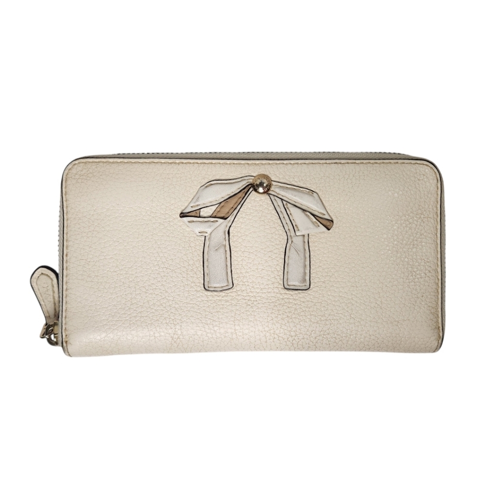 COACH Bow Accordion Leather Wallet in Chalk